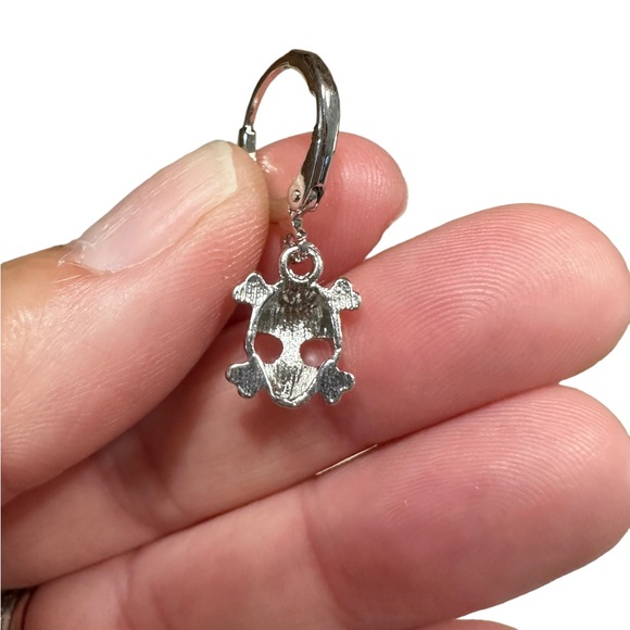 4/$20!!! Small Silver Skull and Crossbones Drop Earrings - Picture 3 of 4